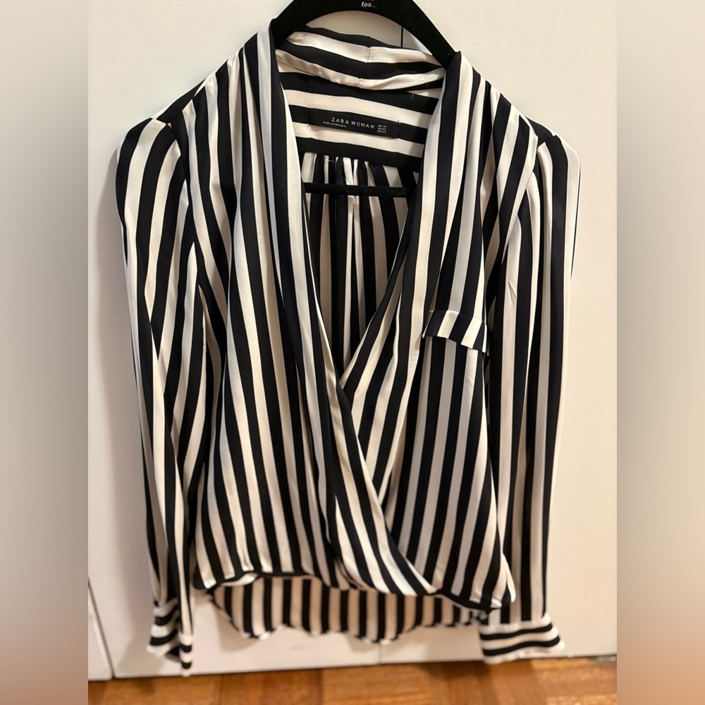 NEW 100% silk Zara Black & White Striped Silk Blouse size xs